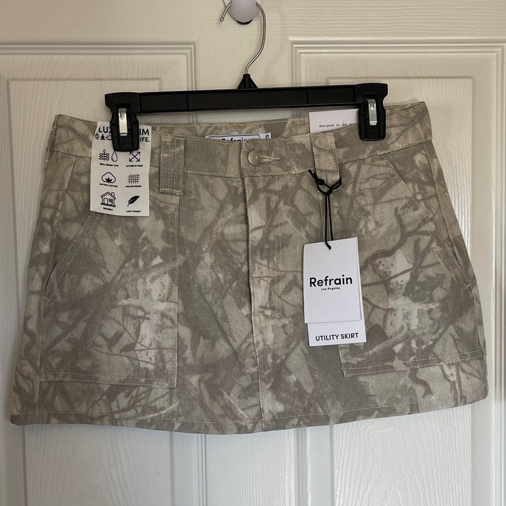 Refrain camo utility mini skirt size 9/29
